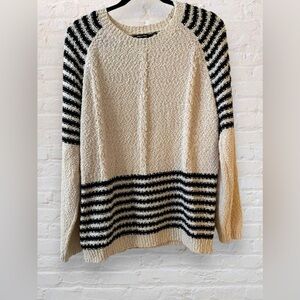 Doe & Rae Beige Black Stripes Long Sleeved Crew Neck Knit Sweater Size Large